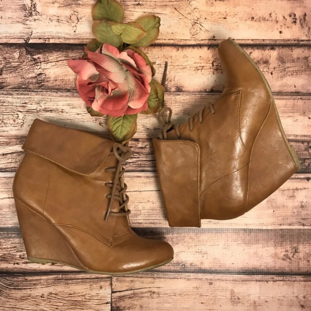 Nine West Wedge Lace-Up Booties (Faux Tan Leather) Size 8.5 - Womens/Fall